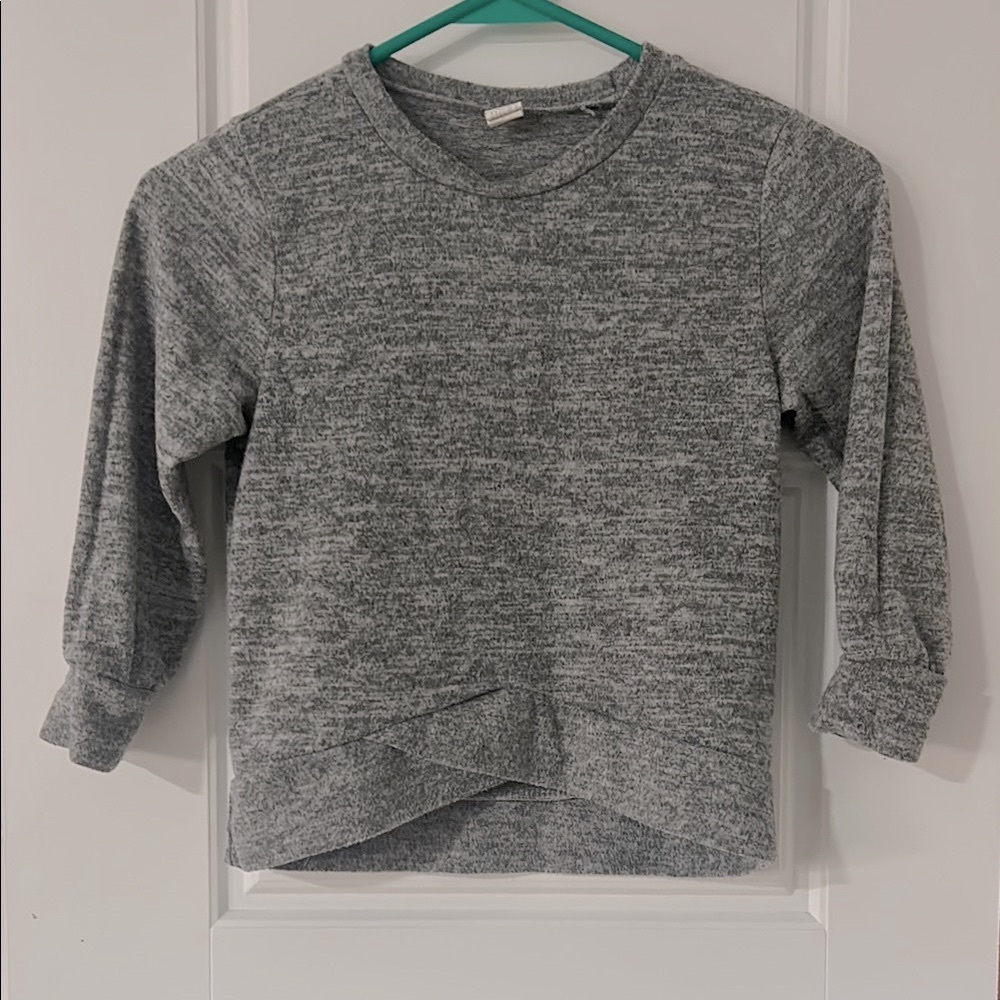 YMI Kids Gray Long Sleeve Tee/Light Sweater Peek-a-Boo Belly Button Detail Sz M